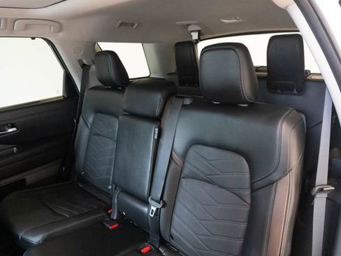 Used 2025 Nissan Pathfinder Platinum w/ Cargo Package FWD image 21