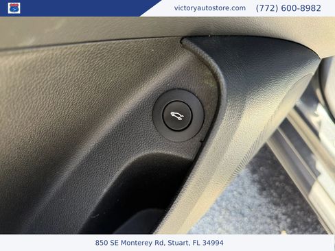 Used 2017 Buick Regal Sport Touring FWD image 32