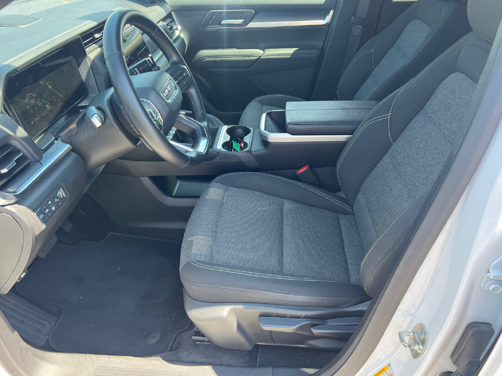 Used 2025 GMC Terrain Elevation AWD/4WD image 9
