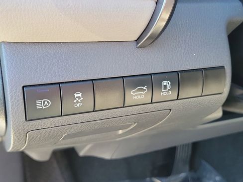 Used 2023 Toyota Camry XSE FWD image 17