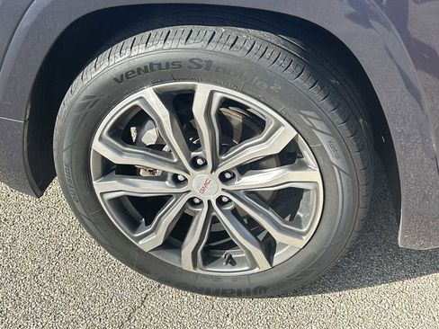 Used 2019 GMC Terrain Denali w/ Advanced Safety Package image 33