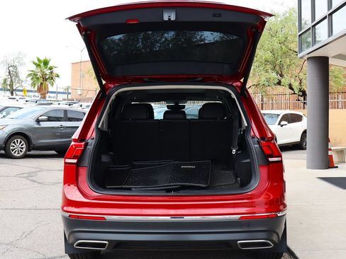 Used 2018 Volkswagen Tiguan SEL w/ 3rd Row Seat Package AWD/4WD image 22