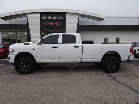 Used 2020 RAM 3500 Tradesman w/ Chrome Appearance Group image 2