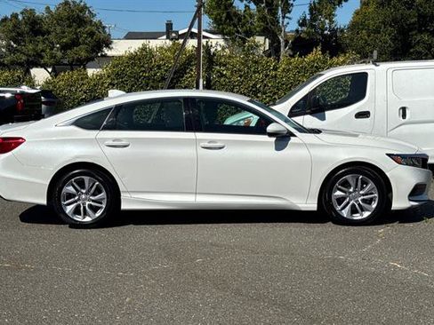 Used 2018 Honda Accord LX image 2