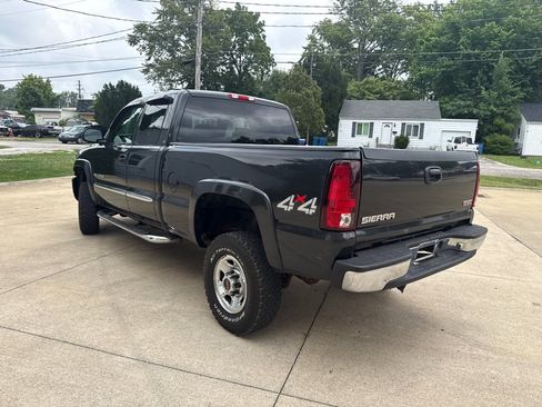 Used 2005 GMC Sierra 2500 SLE w/ Snow Plow Prep Package AWD/4WD image 8