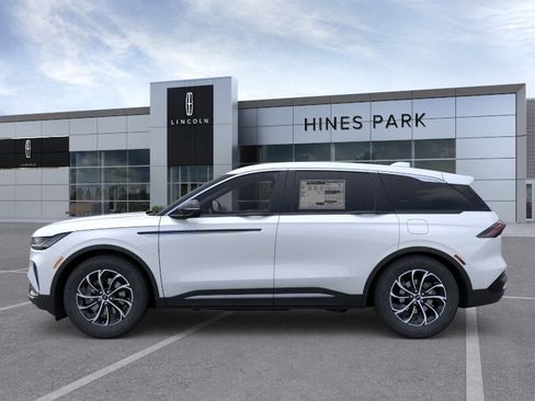 New 2026 Lincoln Nautilus Premier image 3