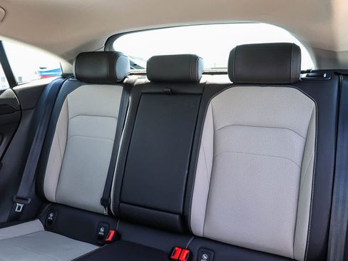 Used 2021 Volkswagen Arteon SE image 19