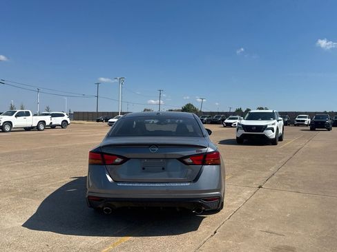 Certified 2023 Nissan Altima 2.5 SR w/ SR Premium Package FWD image 22