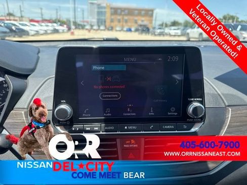 Used 2025 Nissan Altima 2.5 SV FWD image 21