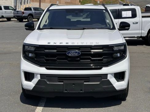 Used 2025 Ford Expedition Active AWD/4WD image 12