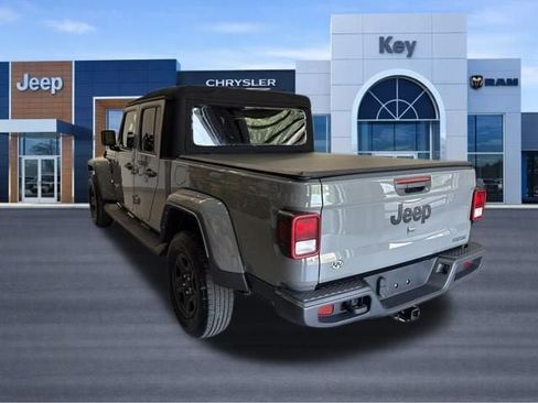 Used 2021 Jeep Gladiator Sport AWD/4WD image 3