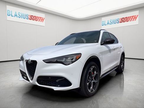 Used 2024 Alfa Romeo Stelvio Veloce AWD/4WD image 7