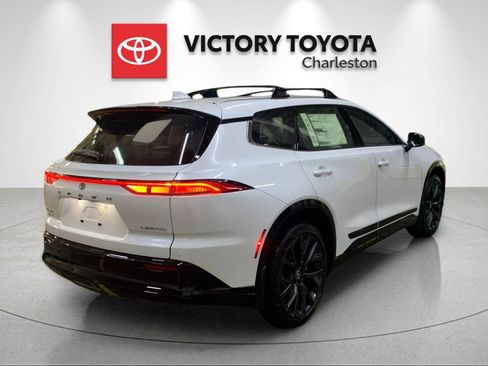 New 2026 Toyota Crown Signia image 7