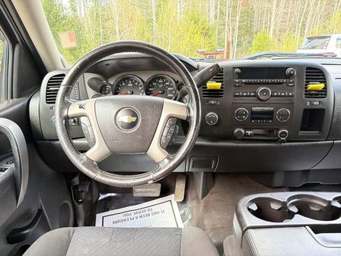 Used 2013 Chevrolet Silverado 2500 LT w/ Interior Plus Package AWD/4WD image 16
