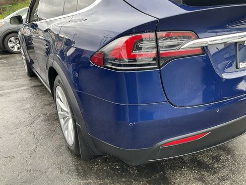 Used 2018 Tesla Model X 100D image 91
