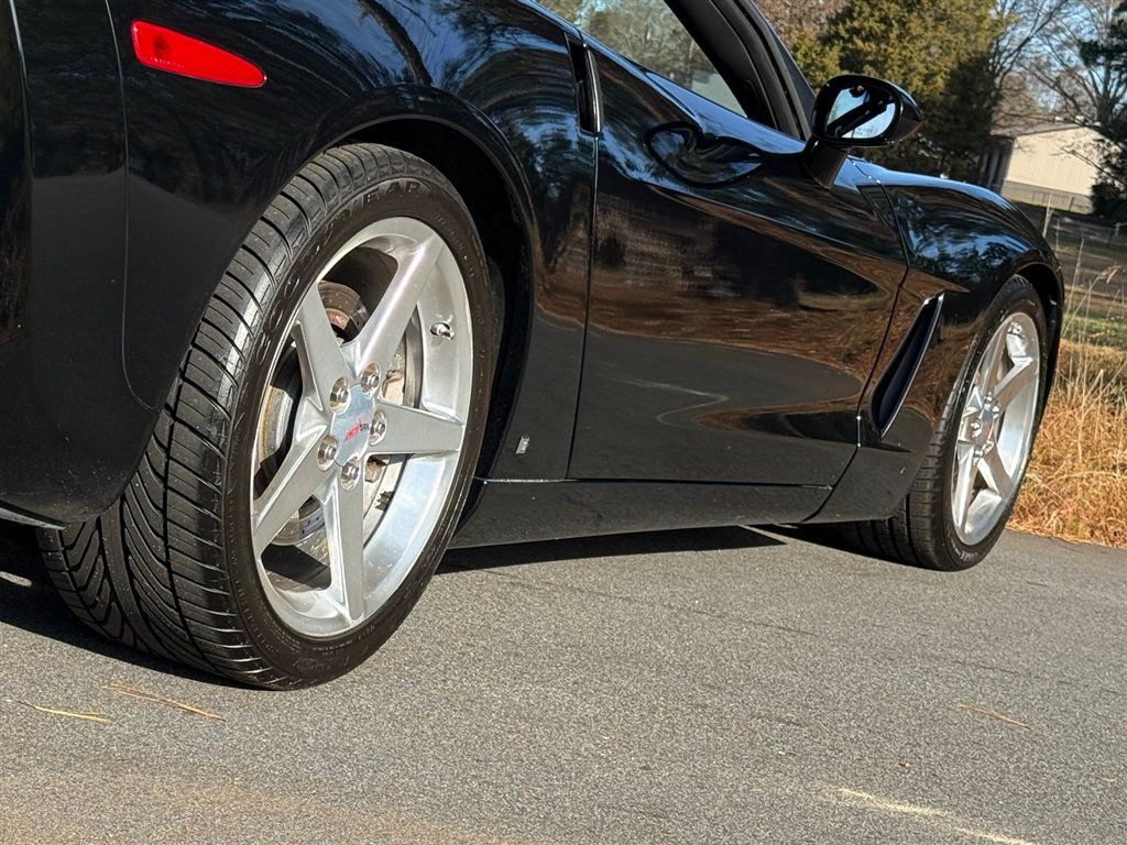 Used 2006 Chevrolet Corvette Convertible w/ Preferred Equipment Group RWD image 26