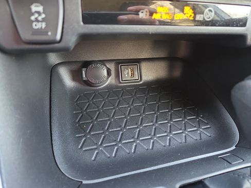 Used 2024 Toyota RAV4 XLE image 19