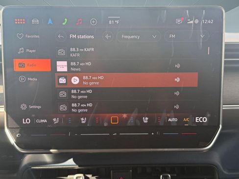 New 2025 Volkswagen ID. Buzz Pro S RWD image 23