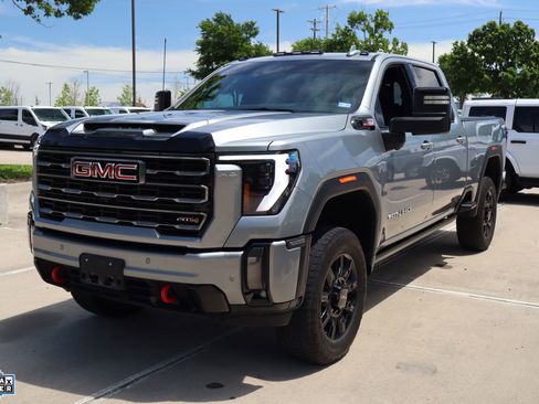 Used 2024 GMC Sierra 2500 AT4 w/ AT4 Premium Plus Package image 10