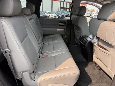 Used 2018 Toyota Sequoia Limited w/ Safety & Convenience Package AWD/4WD image 32