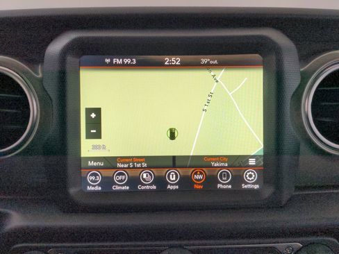 Used 2023 Jeep Wrangler Unlimited Sahara AWD/4WD image 30