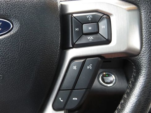Used 2015 Ford F150 Platinum w/ Equipment Group 701A Luxury AWD/4WD image 22