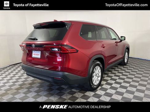 Used 2025 Toyota Grand Highlander XLE image 16