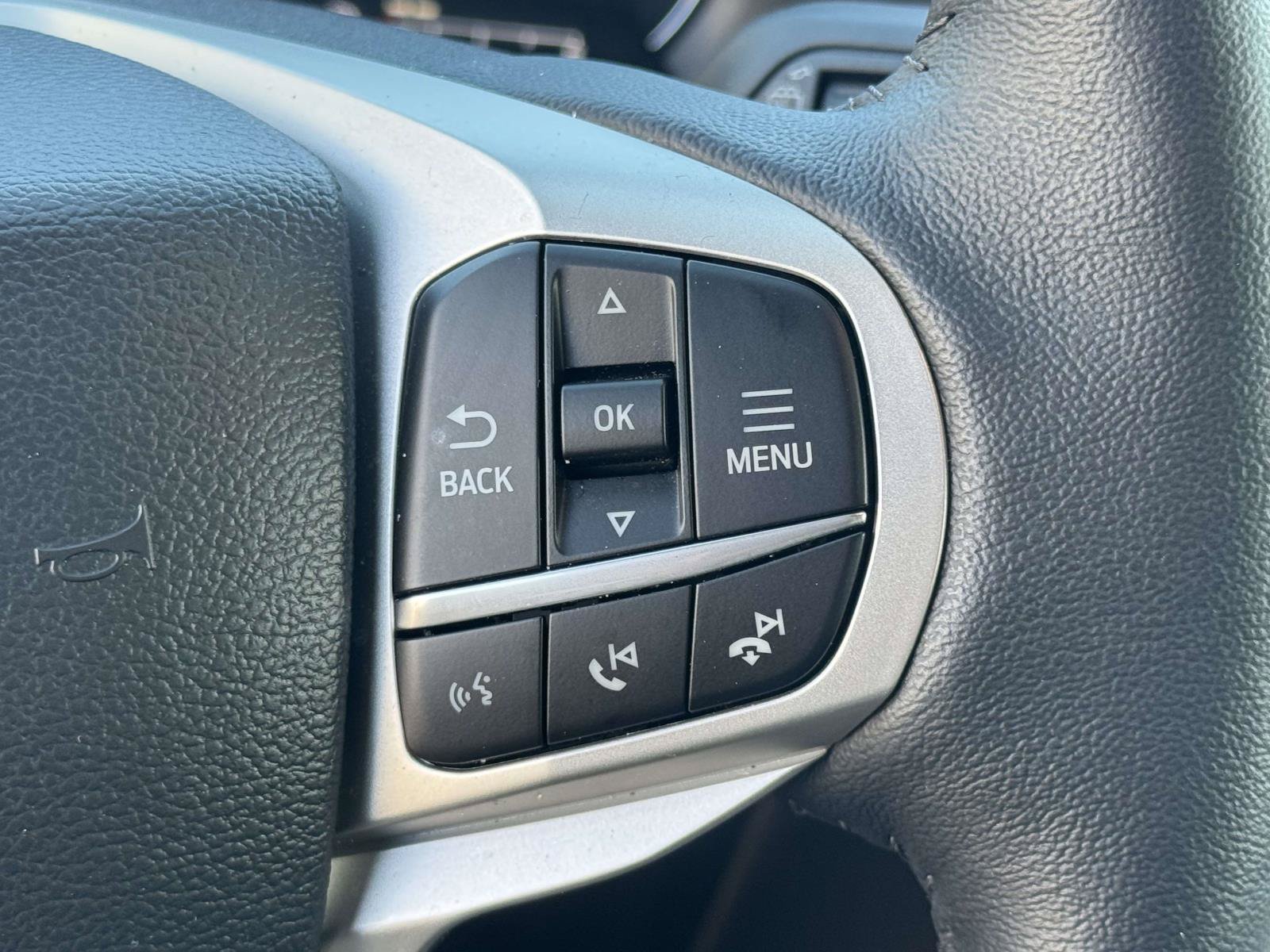 Certified 2023 Ford Explorer XLT w/ Equipment Group 202A AWD/4WD image 19