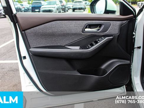 Used 2023 Nissan Rogue SV FWD image 32