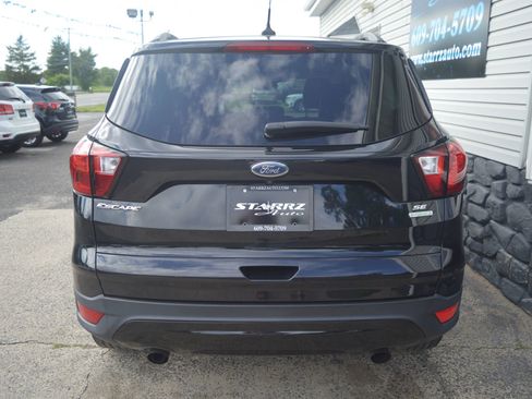 Used 2019 Ford Escape SE FWD image 4