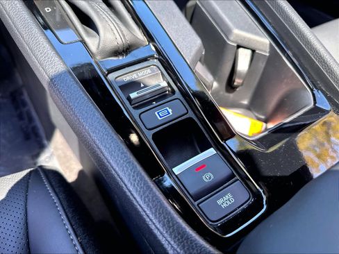Used 2024 Honda Accord Sport image 36