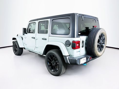 Used 2023 Jeep Wrangler Unlimited Sahara w/ Cold Weather Group AWD/4WD image 5
