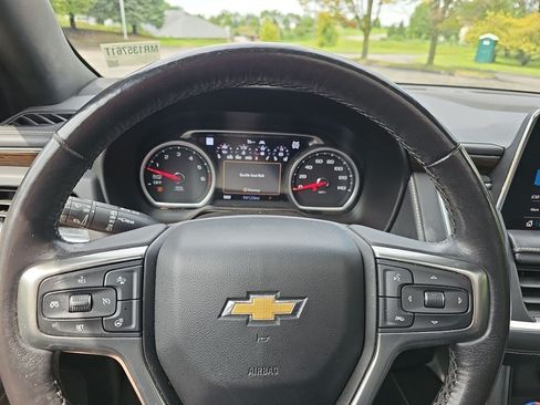 Used 2021 Chevrolet Suburban Premier w/ Premium Package AWD/4WD image 22
