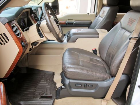 Used 2016 Ford F250 King Ranch w/ FX4 Off-Road Package image 22