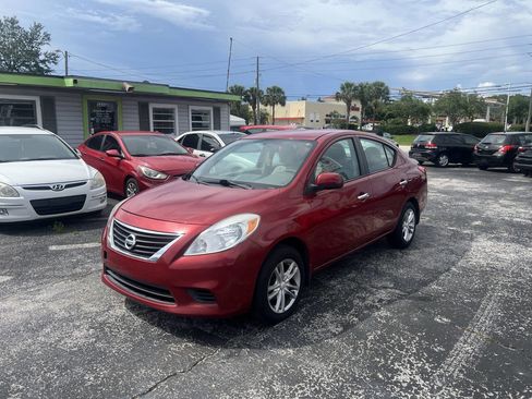 Used 2012 Nissan Versa SV image 8