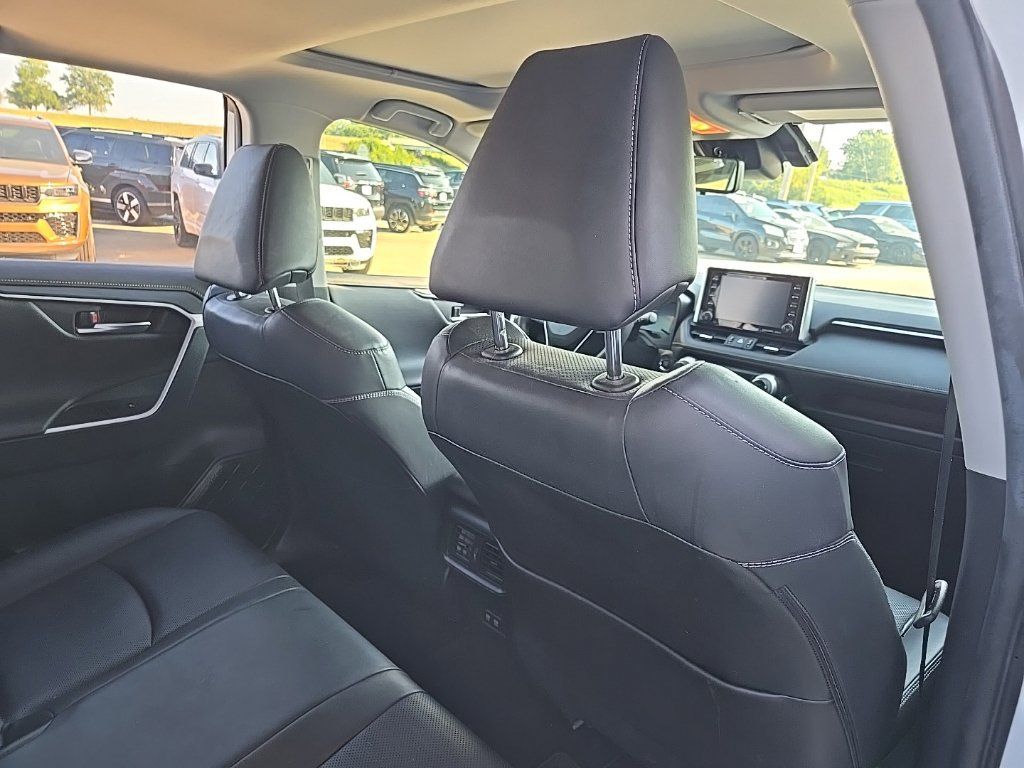 Used 2019 Toyota RAV4 Limited w/ Cold Weather Package AWD/4WD image 83