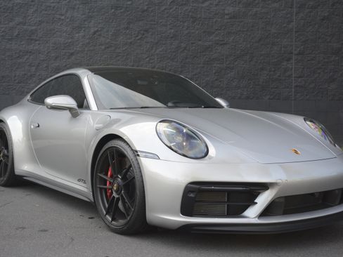 Certified 2023 Porsche 911 Carrera GTS image 9