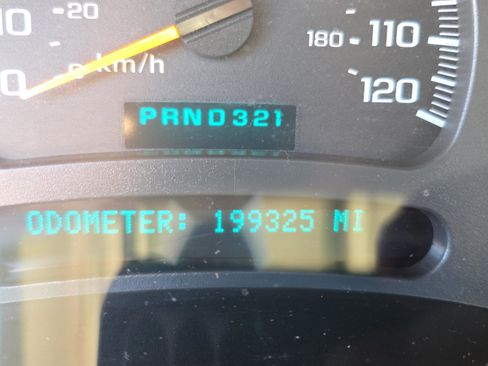 Used 2003 Chevrolet Tahoe LT RWD image 24