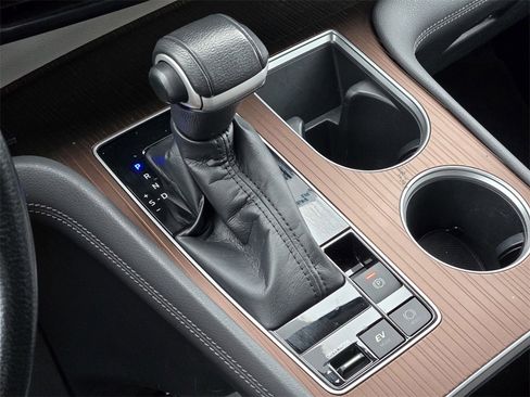 Used 2022 Toyota Sienna XLE image 17