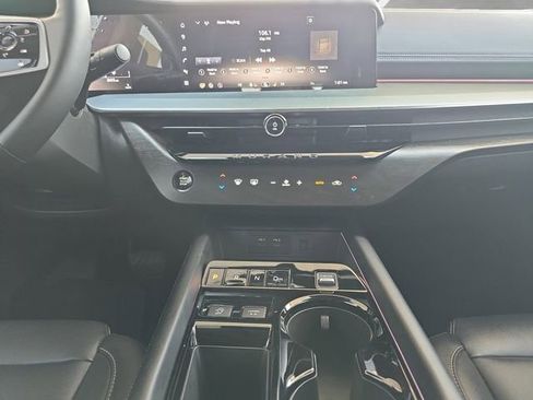 Certified 2025 Nissan Murano SL image 3