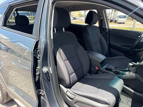 Used 2021 Hyundai Tucson Sport FWD image 17