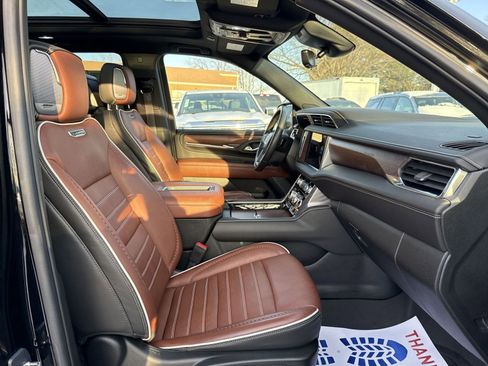 Used 2023 GMC Yukon Denali Ultimate image 26