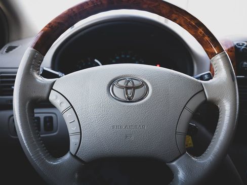 Used 2006 Toyota Sienna XLE Limited FWD image 6