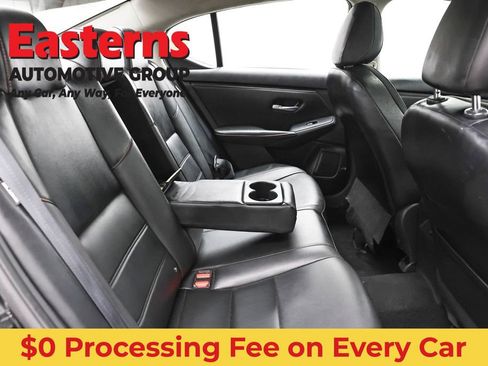 Used 2023 Nissan Sentra SR w/ SR Premium Package FWD image 24