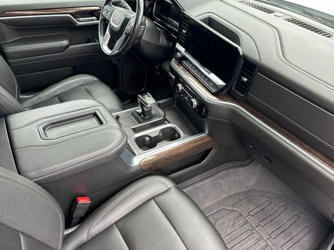 Used 2022 GMC Sierra 1500 Elevation w/ Elevation Premium Package image 18