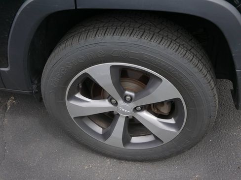 Used 2020 Jeep Cherokee Limited AWD/4WD image 9