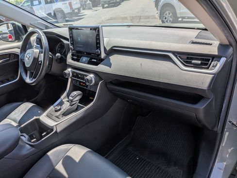 Used 2022 Toyota RAV4 XLE Premium AWD/4WD image 33