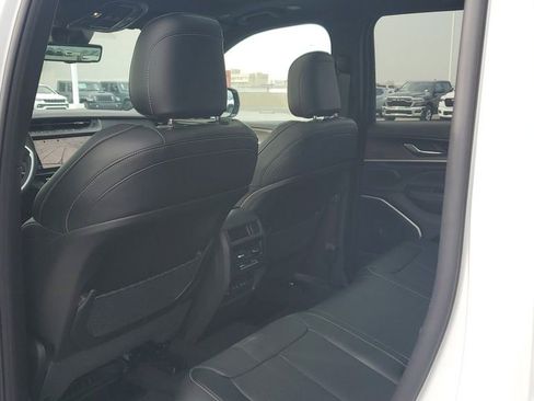 New 2026 Jeep Grand Cherokee Limited image 16