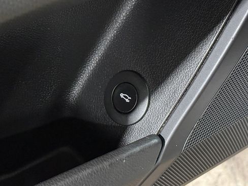 Used 2018 Cadillac XTS Luxury image 13