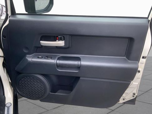 Used 2010 Toyota FJ Cruiser 2WD w/ TRD Sport Pkg image 21